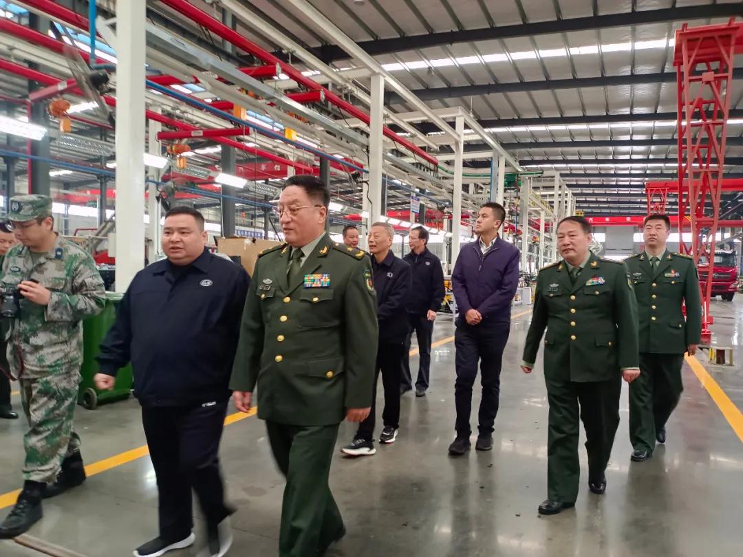 省委常委、省軍區(qū)政委視察我公司應急產業(yè)發(fā)展狀況